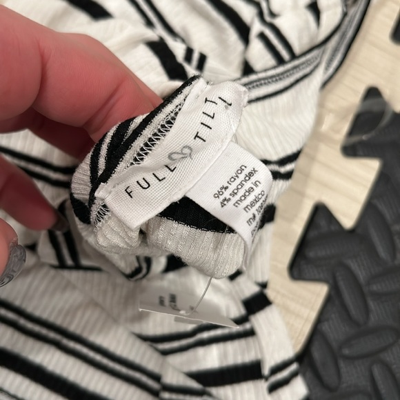 Tillys white and black striped halter stretchy full tilt brand size large NWT - Picture 9 of 11